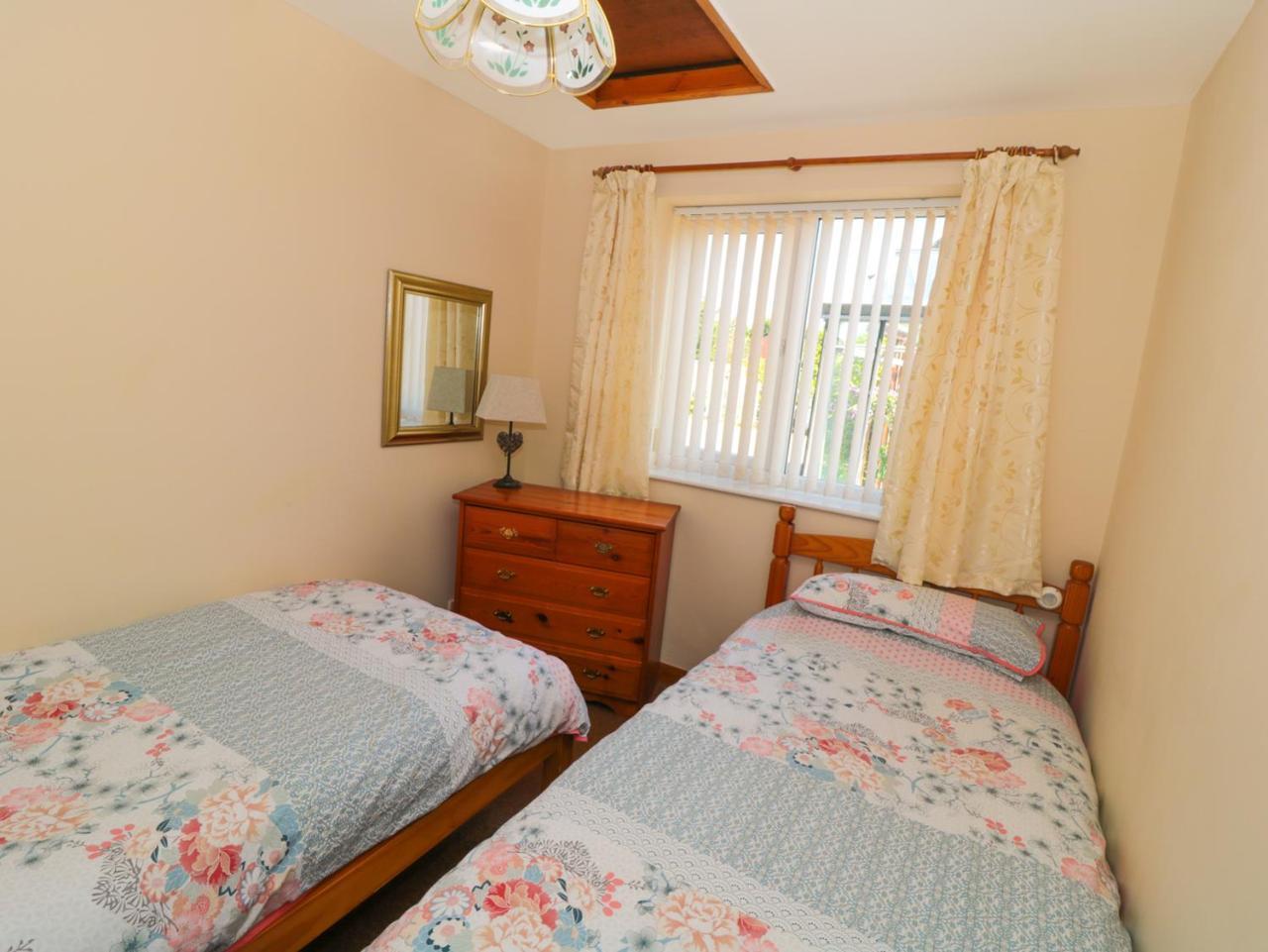 וויטבי River Gardens Cottage מראה חיצוני תמונה