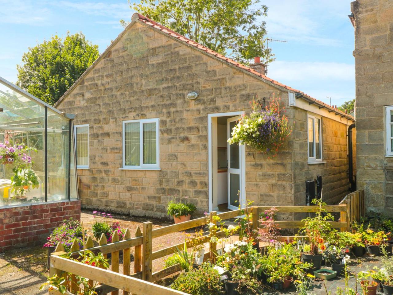 וויטבי River Gardens Cottage מראה חיצוני תמונה