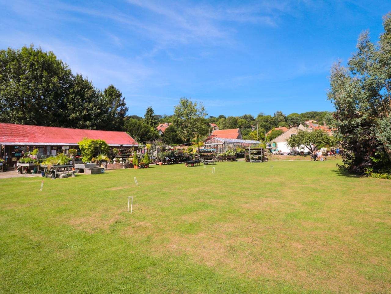 וויטבי River Gardens Cottage מראה חיצוני תמונה